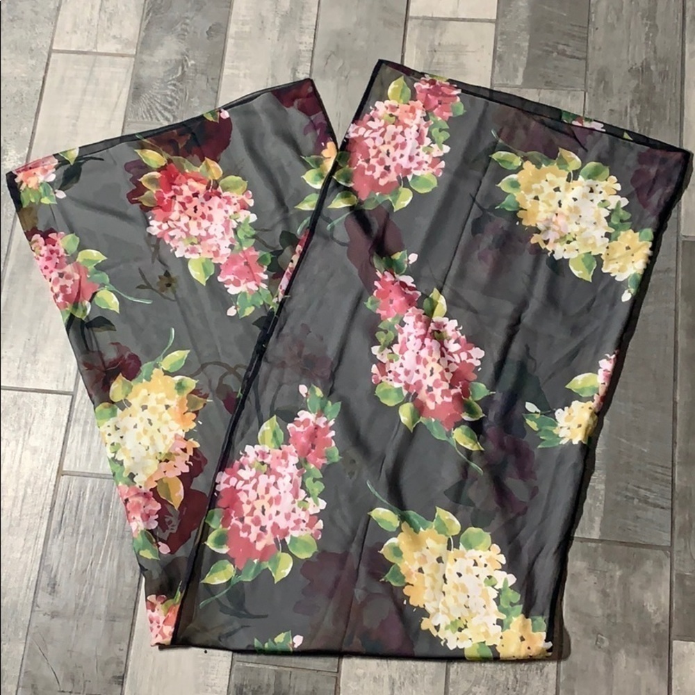 New without tags Hydrangea floral botanical print triple layer shawl scarf